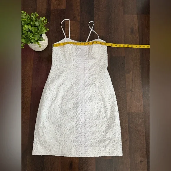 🆕 Lily Pulitzer Eyelet Dress - Picture 2 of 9